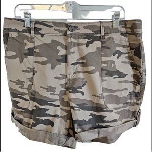 NWT Social Standard by Sanctuary Camo utility Shorts size XXL